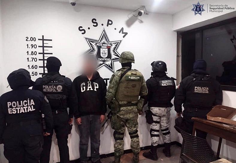 DETIENEN A HÉCTOR POR PORTACIÓN ILEGAL DE ARMAS