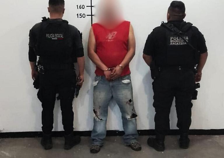 Detienen a hombre por agredir a su madre