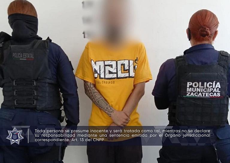 DETIENEN A HOMBRE POR AMENAZAR A MUJER EN EL CENTRO