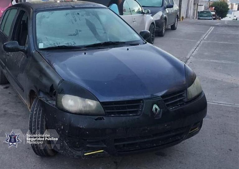 DETIENEN A HOMBRE POR CHOCAR SU AUTO CONTRA UNA VIVIENDA 