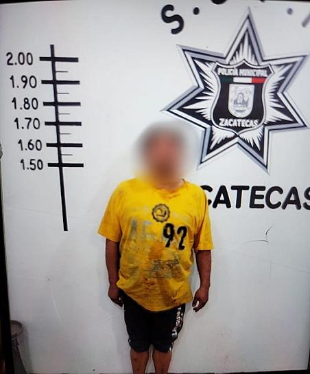 DETIENEN A HOMBRE POR DESTRUIR COMERCIO AMBULANTE