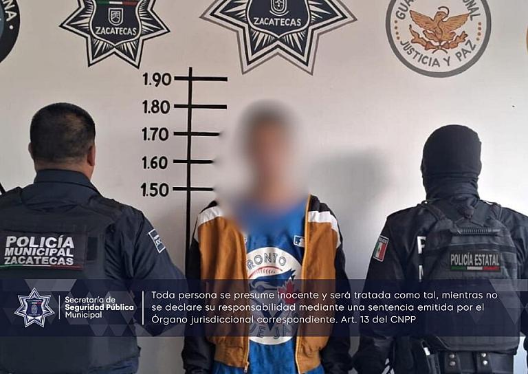 DETIENEN A HOMBRE POR PORTAR ARMA PROHIBIDA