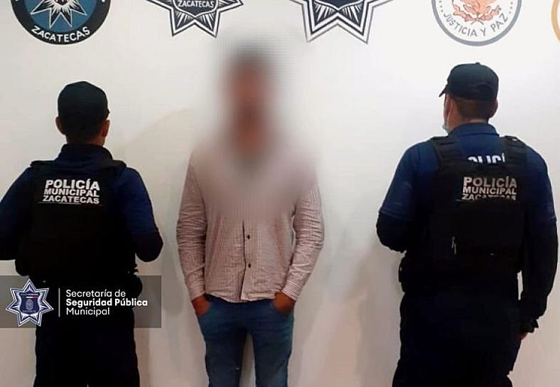 DETIENEN A JUAN ÁNGEL POR ROBAR COMERCIO