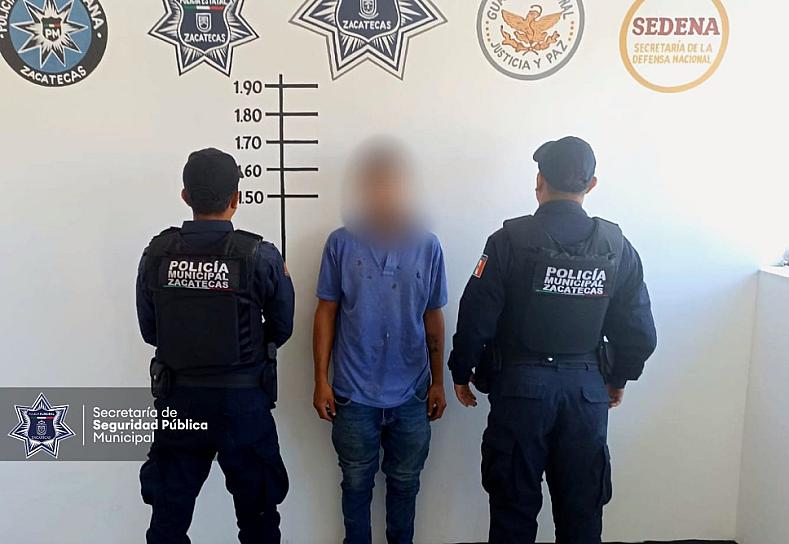 DETIENEN A JUAN POR NARCOMENUDEO Y ROBO