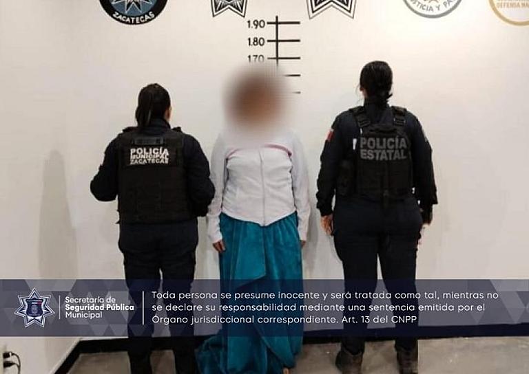 DETIENEN A MUJER POR AGREDIR A SU MADRE