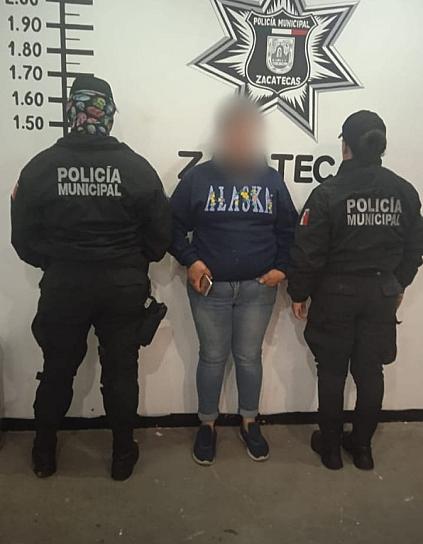 DETIENEN A MUJER POR ‘ANDAR DE PELEONERA’ 