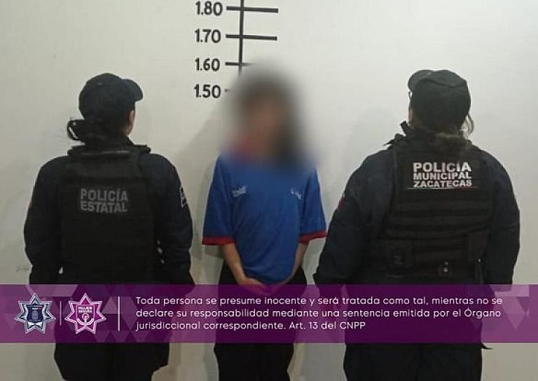 DETIENEN A MUJER POR GOLPEAR A SU MADRE