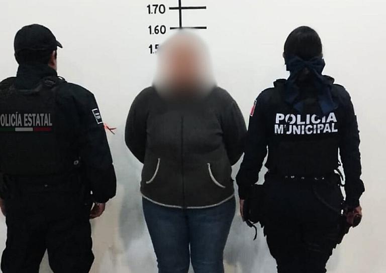 Detienen a mujer por violentar a sus hijos