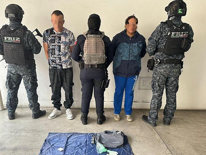 DETIENEN A PAREJA QUE ESTABA VENDIENDO DROGA EN GUADALUPE