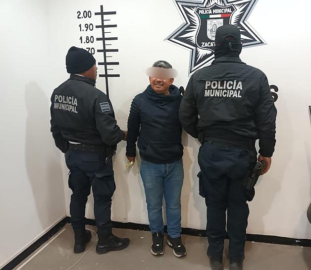 DETIENEN A PEPE POR AGREDIR A SU PAREJA