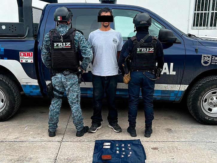 DETIENEN A PRESUNTO NARCOMENUDISTA EN VILLANUEVA