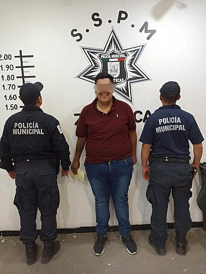 DETIENEN A ROGELIO POR GOLPEAR A SU PAREJA