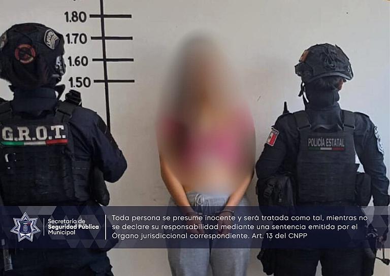 DETIENEN A SUPUESTA NARCOMENUDISTA EN LA CARRETERA FEDERAL 45