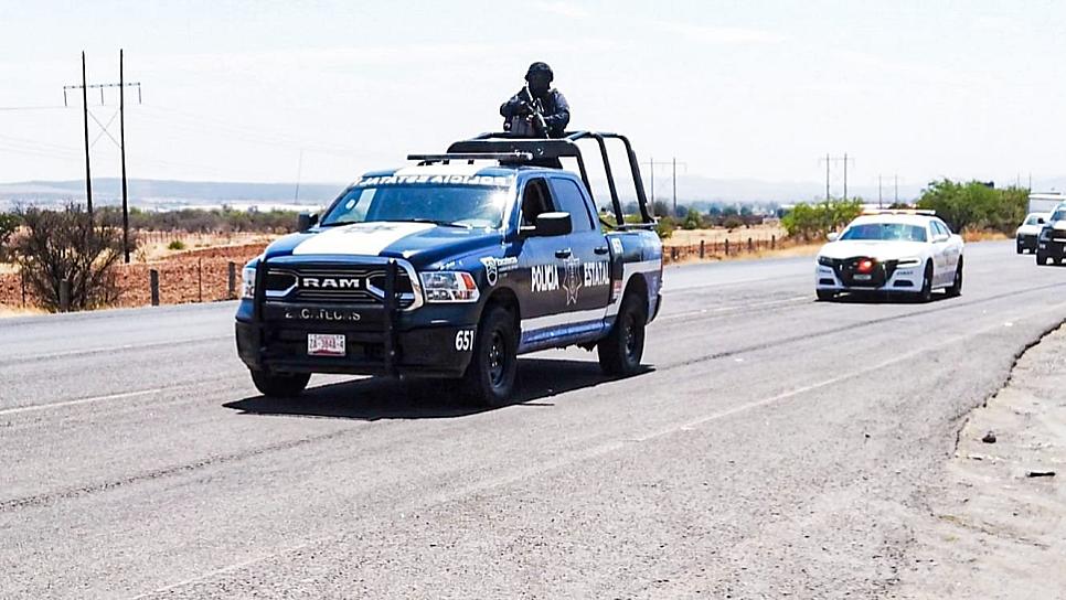 DETIENEN A TRES PERSONAS Y ASEGURAN ARMAS DE FUEGO EN CALERA 