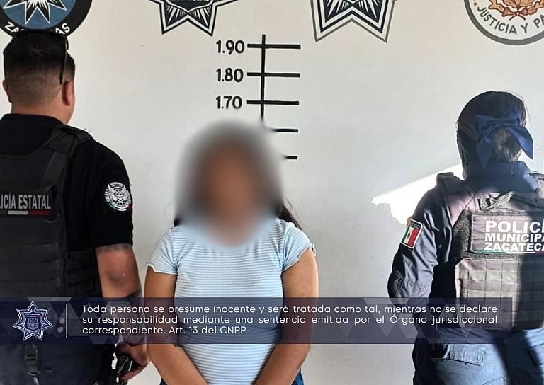 Detienen a una mujer por robo a comercio en Tres Cruces