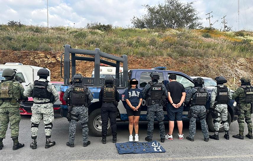 DETIENEN A UNA MUJER Y UN MENOR DE EDAD POR NARCOMENUDEO