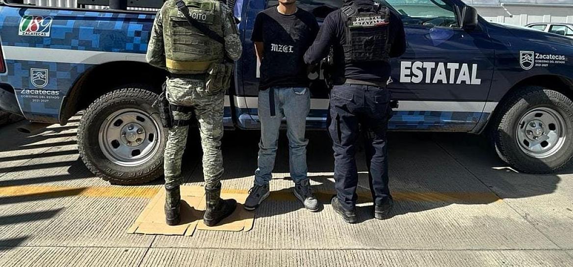 DETIENEN A UN HOMBRE EN VILLA GARCÍA; PORTABA UN ARMA Y DROGAS 