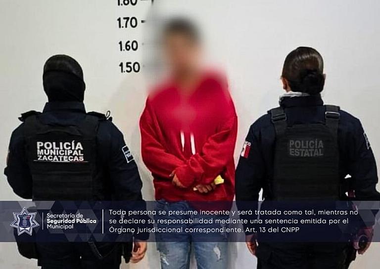 DETIENEN A UN HOMBRE POR AGREDIR A SU PAREJA