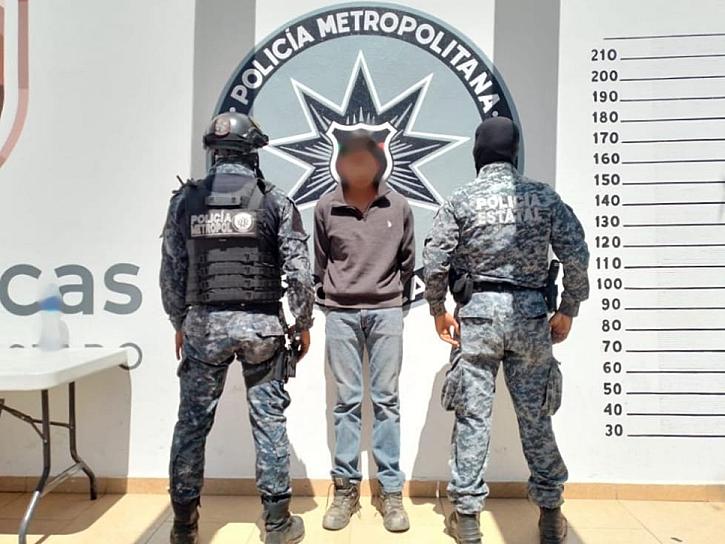 DETIENEN A UN HOMBRE POR CONDUCIR MOTO ROBADA