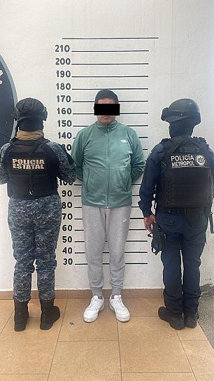 DETIENEN A UN HOMBRE POR DELITOS CONTRA LA SALUD 