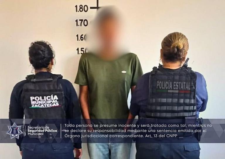 DETIENEN A UN HOMBRE POR GOLPEAR A SU PAREJA 