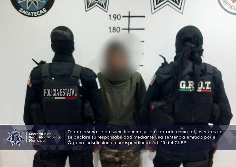 DETIENEN A UN HOMBRE POR NARCOMENUDEO EN LA COLONIA SIERRA DE ÁLICA