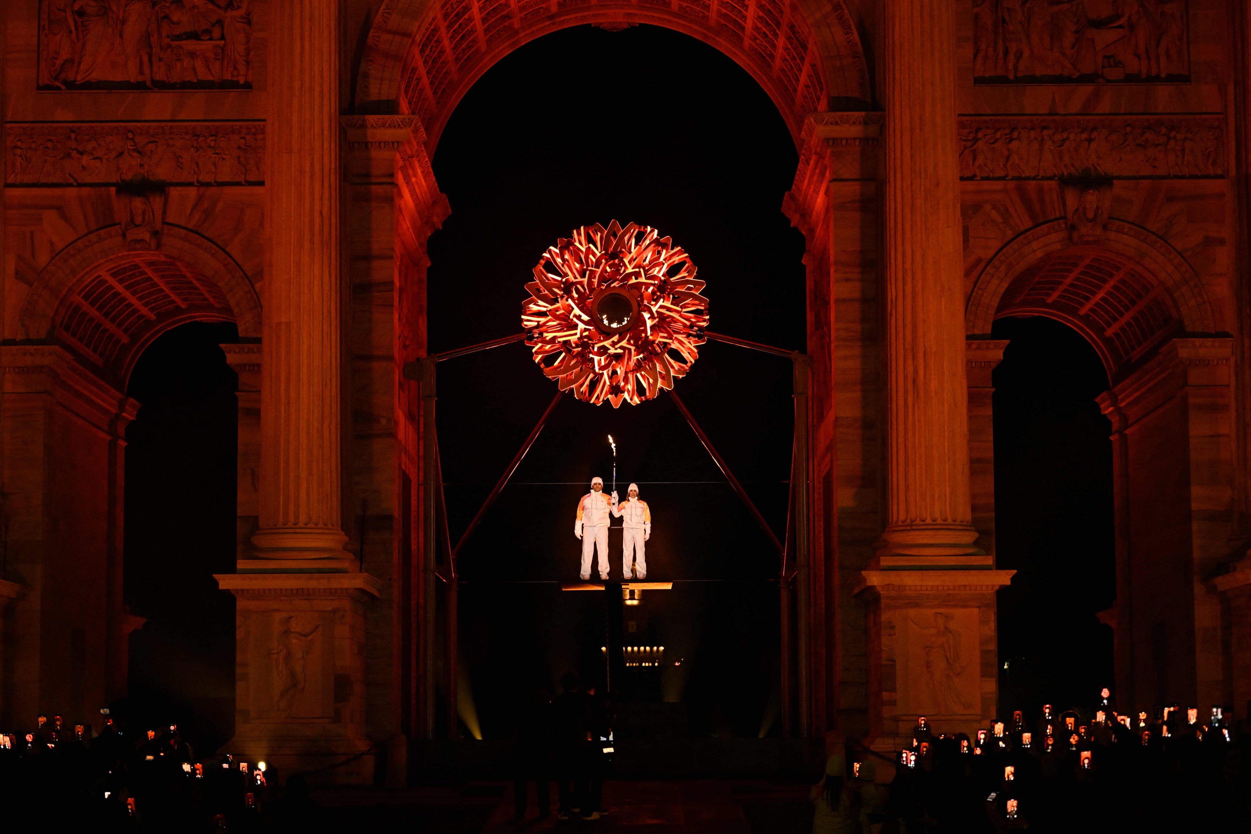 CEREMONIA DE INAUGURACIÓN DE LOS JUEGOS OLÍMPICOS DE INVIERNO MILANO-CORTINA 2026: UNA FUSIÓN DE TRADICIÓN Y ESPECTÁCULOS GLOBALES