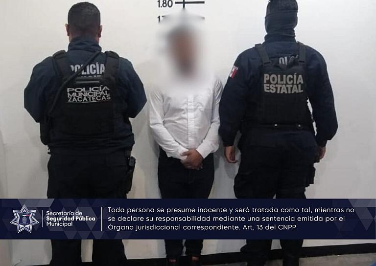 DETIENEN A UN HOMBRE POR ROBO EN COLONIA TRES CRUCES 