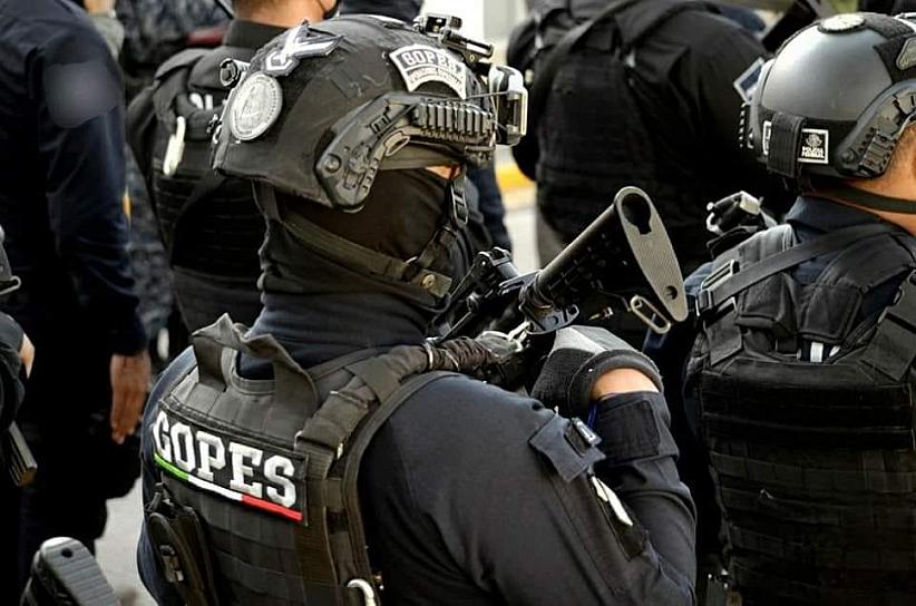 DETIENEN POLICÍAS A DOS HOMBRES POR POSESIÓN DE DROGAS 