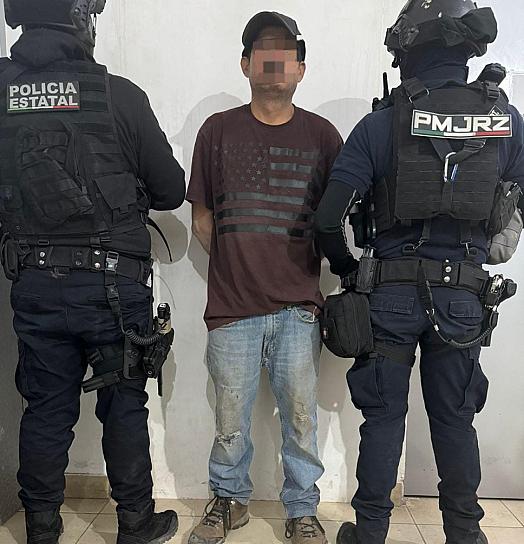 DETIENEN POLICÍAS A DOS PERSONAS EN JEREZ