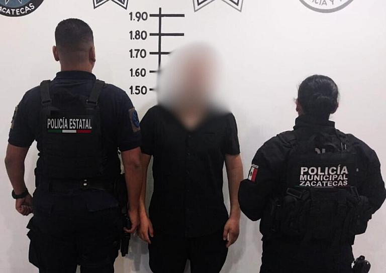 DETIENEN POLICÍAS A HOMBRE POR PRESUNTA VIOLENCIA FAMILIAR