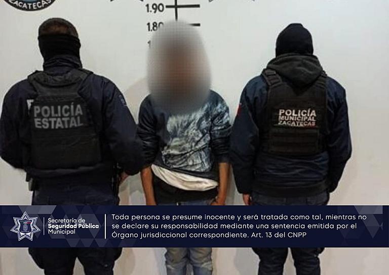 DETIENEN POLICÍAS A UN HOMBRE POR EL DELITO DE ROBO