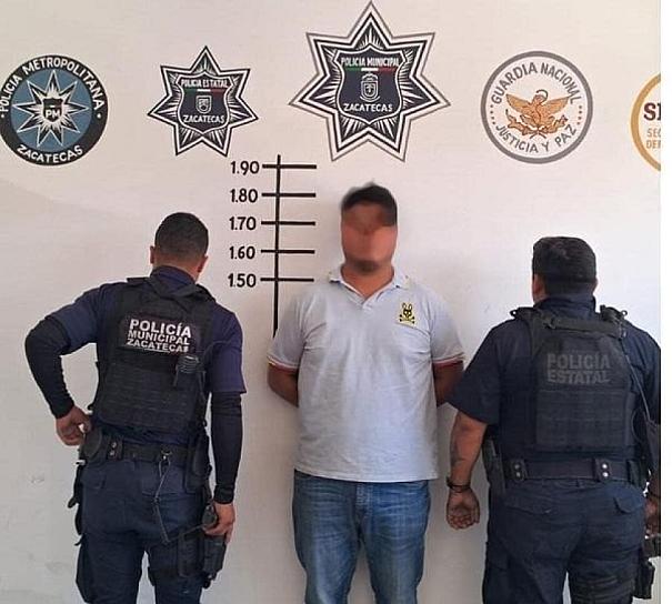 DETIENE PEP A TRES HOMBRES POR ALLANAMIENTO DE MORADA