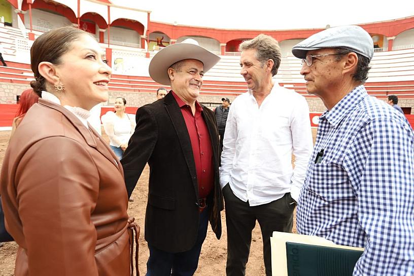 DEVELAN MURAL EN HOMENAJE AL REJONEADOR PABLO HERMOSO DE MENDOZA EN LA JEREZANA 