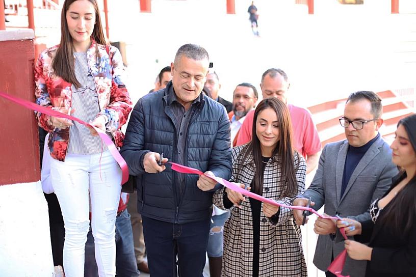 DEVELAN PLACA CONMEMORATIVA EN LA PLAZA DE TOROS LA JEREZANA