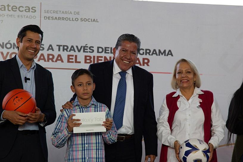 ENTREGAN APOYOS POR MÁS DE 2 MILLONES DE PESOS A ESCUELAS DE ZACATECAS Y GUADALUPE