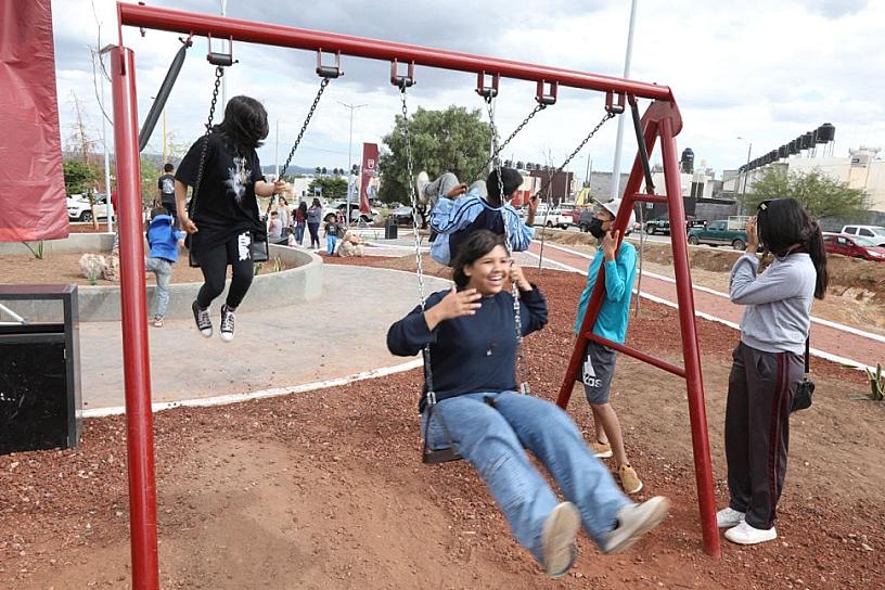 DISFRUTARÁN PEQUEÑOS LOS JUEGOS DEL PARQUE DEL BIENESTAR EN GUADALUPE 