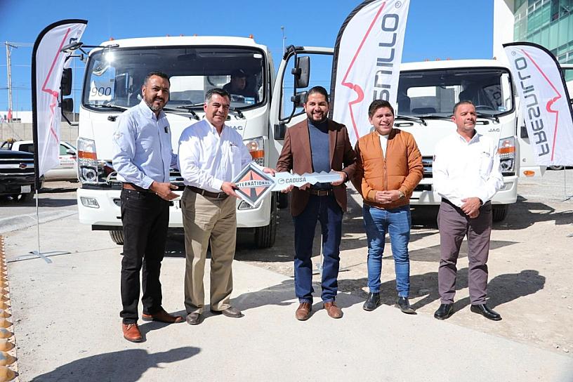 DONA FRESNILLO PLC CAMIONES RECOLECTORES AL MUNICIPIO 