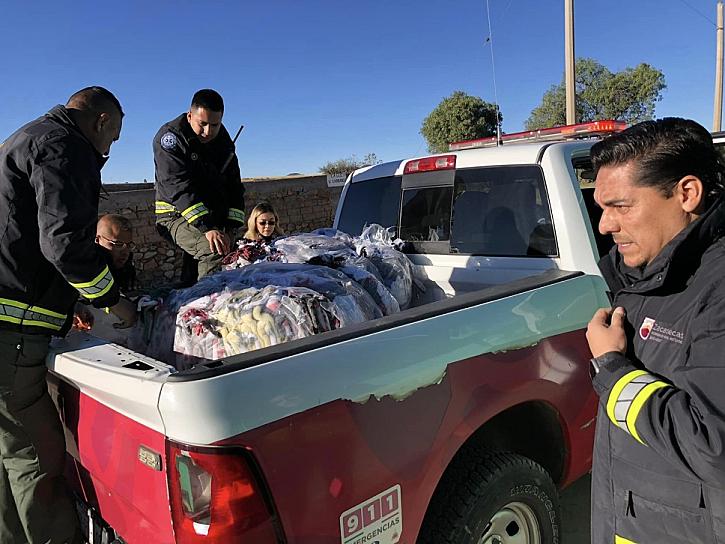 DONAN COBIJAS Y CHAMARRAS A FAMILIAS DE ENRIQUE ESTRADA
