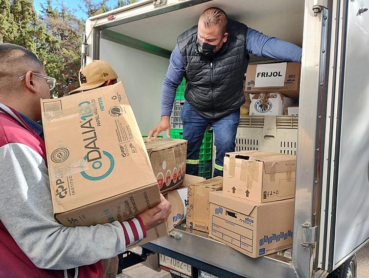 DONAN TRABAJADORES DE LA SEZ 19 TONELADAS DE ALIMENTOS 