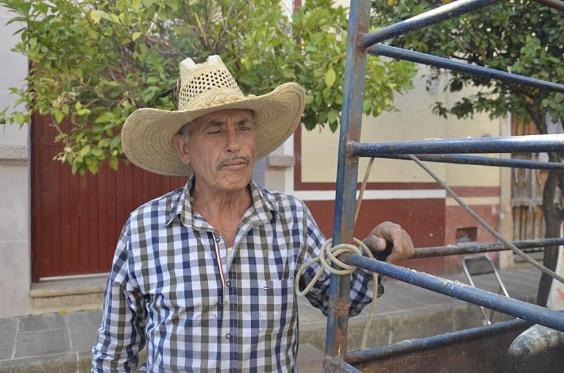 DON SALVADOR, GANADERO Y MAESTRO DE BIOLOGÍA