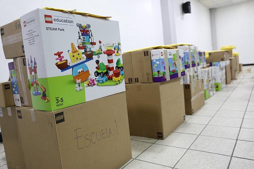 DOTAN A CENTROS DE EDUCACIÓN DE EQUIPOS DE ROBÓTICA