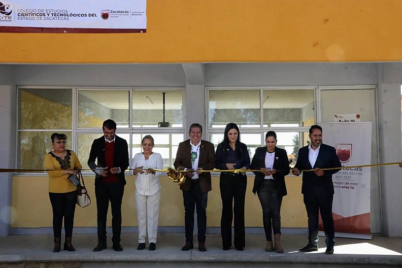 DOTAN DE EQUIPO ESCOLAR A ESCUELAS DE CALERA