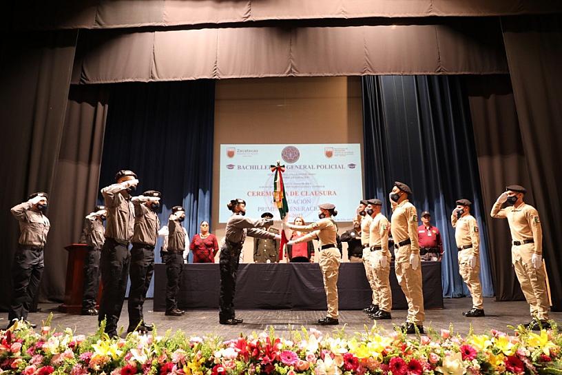 EGRESA PRIMERA GENERACIÓN DEL BACHILLERATO GENERAL POLICIAL 