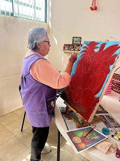 ELABORAN ABUELITOS CUADROS AL ÓLEO EN PLATEROS 