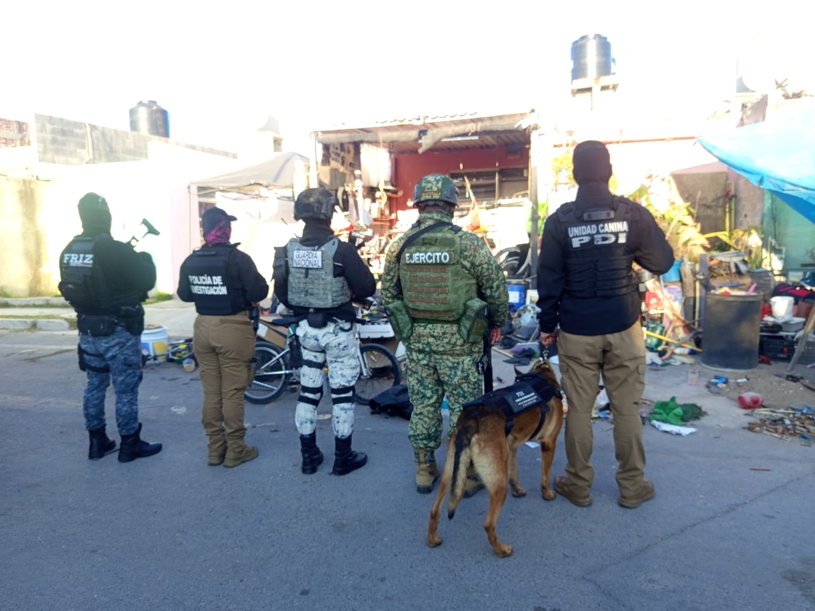 REALIZA FGJEZ CATEO EN GUADALUPE Y DETIENE A CINCO PERSONAS