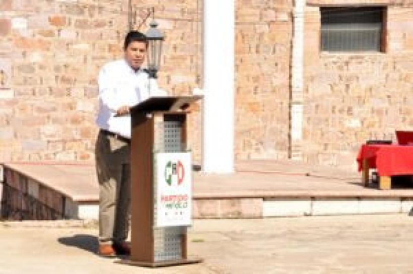 EL PRI NO HA TRAICIONADO LA ALIANZA: ENRIQUE FLORES 