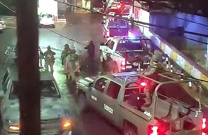  EMBOSCAN Y MATAN A TRES POLICÍAS ESTATALES; TAMBIÉN HAY TRES CIVILES MUERTOS