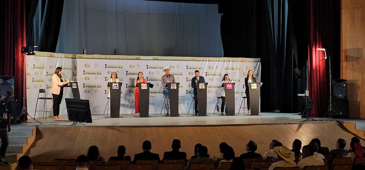 EMPAÑAN QUEJAS Y ATAQUES, DEBATE  DE CANDIDATOS FRESNILLENSES