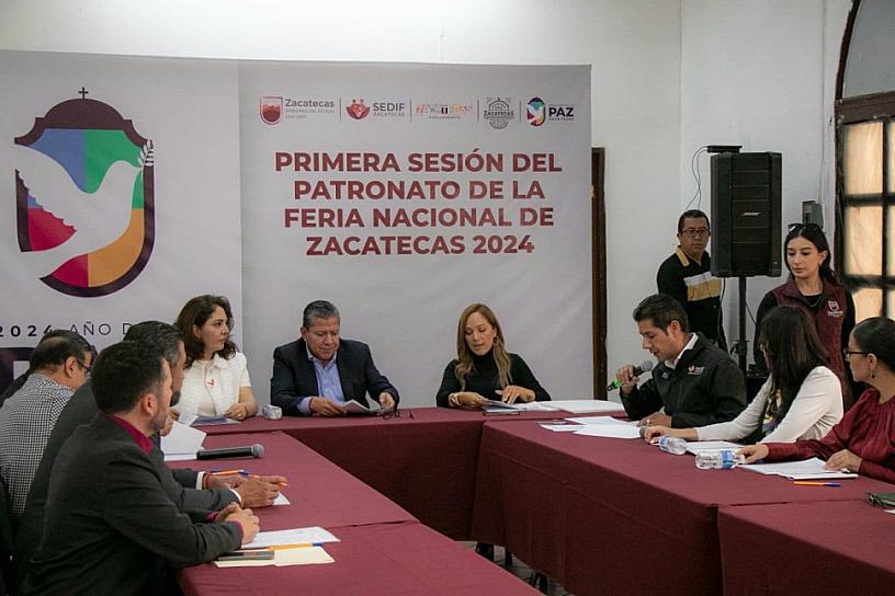 ENCABEZA DAVID MONREAL SESIÓN DEL PATRONATO DE LA FENAZA&nbsp; 